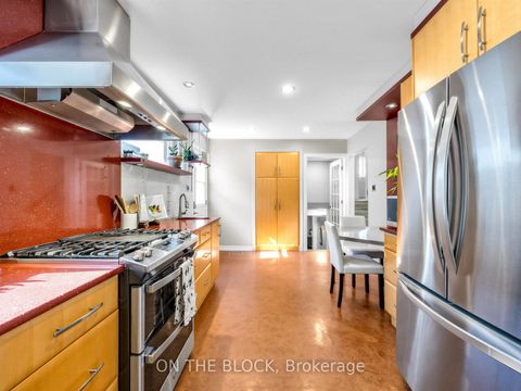 Photo 13 at 41 Eastlea Crescent, L'Amoreaux, Toronto