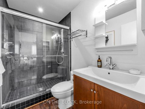 Photo 20 at 41 Eastlea Crescent, L'Amoreaux, Toronto