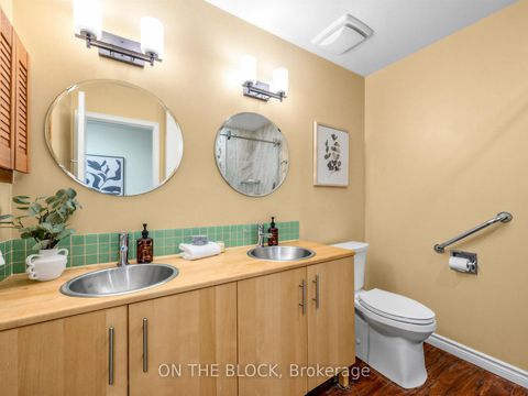 Photo 23 at 41 Eastlea Crescent, L'Amoreaux, Toronto
