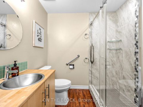 Photo 24 at 41 Eastlea Crescent, L'Amoreaux, Toronto