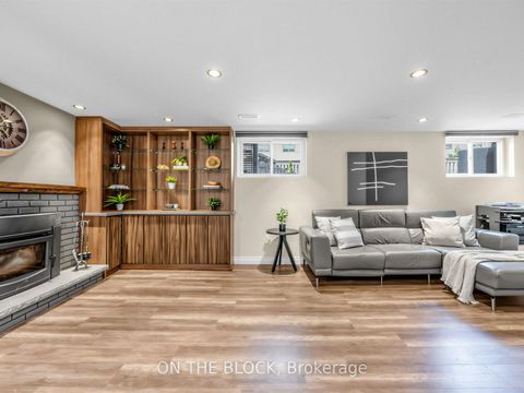 Photo 29 at 41 Eastlea Crescent, L'Amoreaux, Toronto