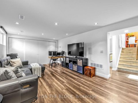 Photo 31 at 41 Eastlea Crescent, L'Amoreaux, Toronto