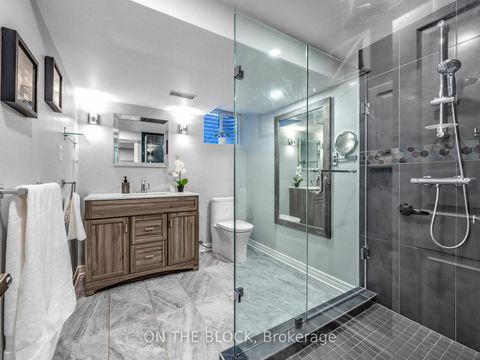 Photo 36 at 41 Eastlea Crescent, L'Amoreaux, Toronto