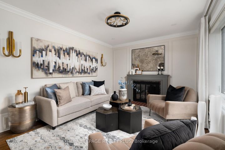 Photo 4 at 2184 Guthrie Lane, Lakeview, Mississauga