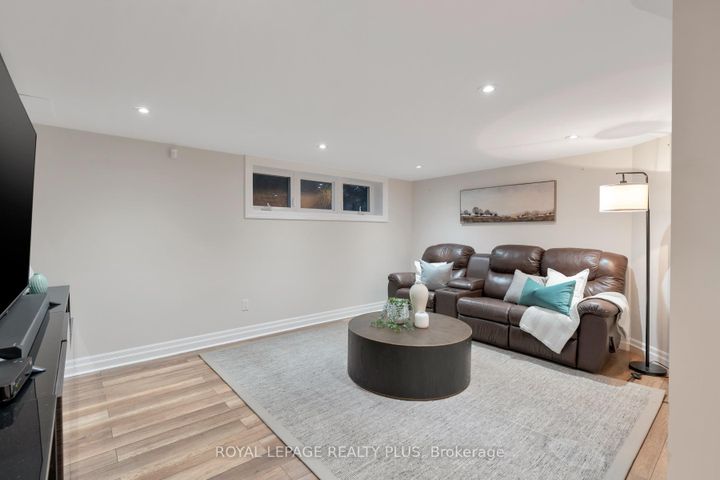 Photo 38 at 2184 Guthrie Lane, Lakeview, Mississauga