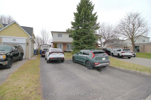 Photo 1 at 739 Pam Crescent, Leslie Valley, Newmarket