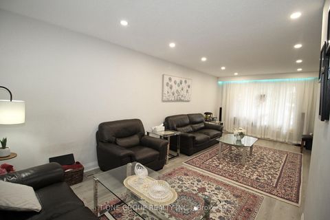 Photo 9 at 739 Pam Crescent, Leslie Valley, Newmarket