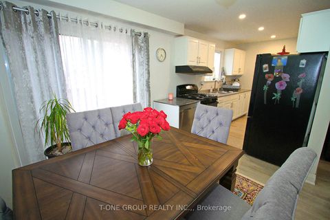 Photo 12 at 739 Pam Crescent, Leslie Valley, Newmarket