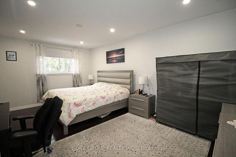 Photo 15 at 739 Pam Crescent, Leslie Valley, Newmarket