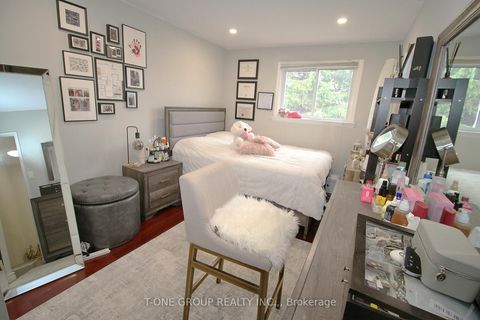 Photo 17 at 739 Pam Crescent, Leslie Valley, Newmarket