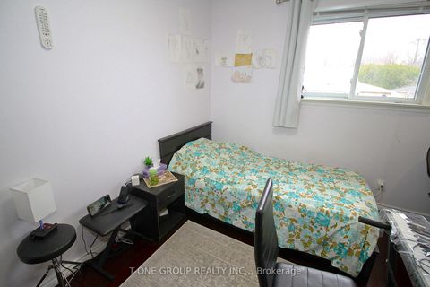 Photo 19 at 739 Pam Crescent, Leslie Valley, Newmarket