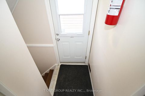 Photo 25 at 739 Pam Crescent, Leslie Valley, Newmarket