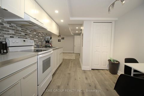 Photo 31 at 739 Pam Crescent, Leslie Valley, Newmarket