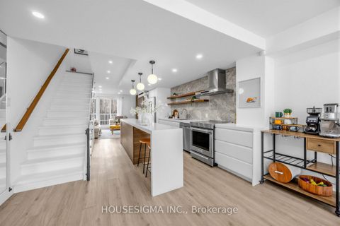 Photo 4 at 47 - 39 Tecumseth Street, Niagara, Toronto