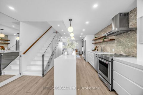 Photo 6 at 47 - 39 Tecumseth Street, Niagara, Toronto