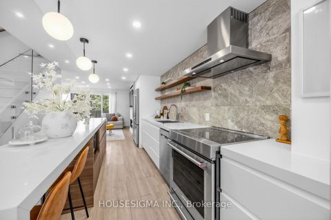 Photo 8 at 47 - 39 Tecumseth Street, Niagara, Toronto