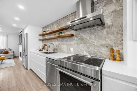 Photo 16 at 47 - 39 Tecumseth Street, Niagara, Toronto