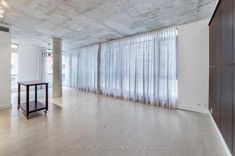 Photo 2 at 204 - 36 Charlotte Street, Waterfront Communities C1, Toronto