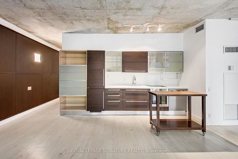 Photo 4 at 204 - 36 Charlotte Street, Waterfront Communities C1, Toronto
