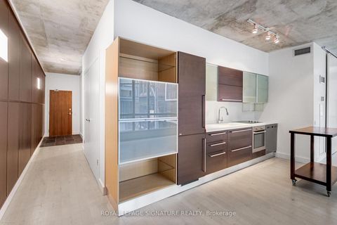 Photo 7 at 204 - 36 Charlotte Street, Waterfront Communities C1, Toronto