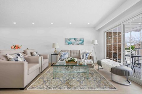 Photo 5 at 7 Snowhill Crescent, Malvern West, Toronto