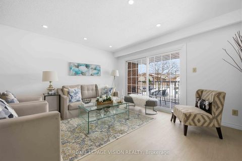 Photo 6 at 7 Snowhill Crescent, Malvern West, Toronto
