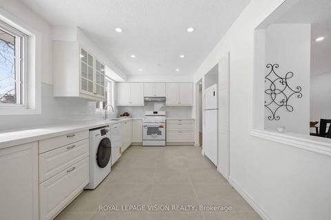 Photo 12 at 7 Snowhill Crescent, Malvern West, Toronto