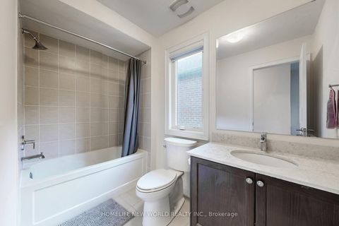 Photo 28 at 18 Bennington Road, Summerhill Estates, Newmarket