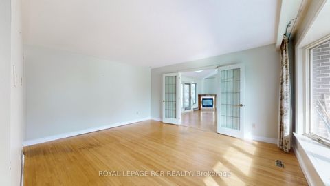 Photo 9 at 827 Legge Court, College Manor, Newmarket