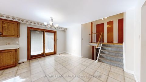 Photo 13 at 827 Legge Court, College Manor, Newmarket