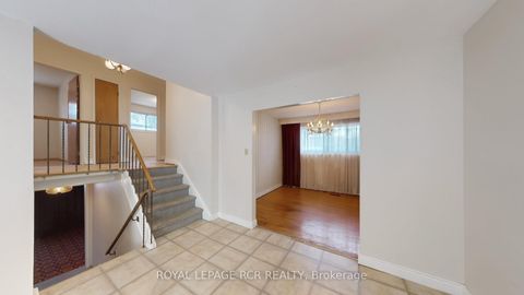 Photo 15 at 827 Legge Court, College Manor, Newmarket