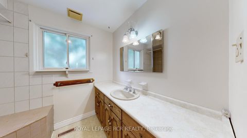 Photo 19 at 827 Legge Court, College Manor, Newmarket