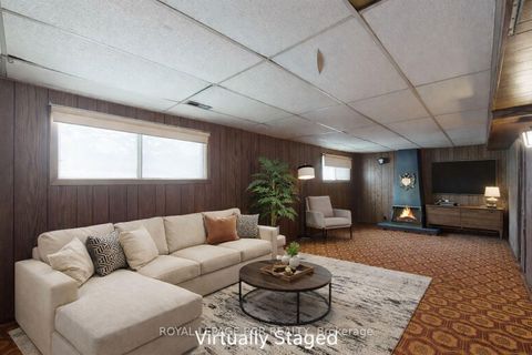 Photo 20 at 827 Legge Court, College Manor, Newmarket