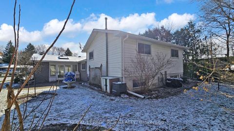 Photo 25 at 827 Legge Court, College Manor, Newmarket