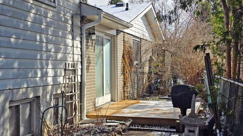 Photo 26 at 827 Legge Court, College Manor, Newmarket