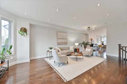 Photo 2 at 811 Cosburn Avenue, East York, Toronto