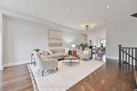 Photo 5 at 811 Cosburn Avenue, East York, Toronto