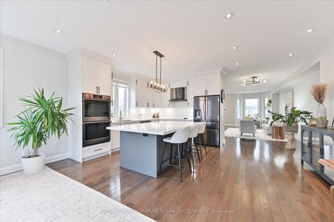 Photo 15 at 811 Cosburn Avenue, East York, Toronto