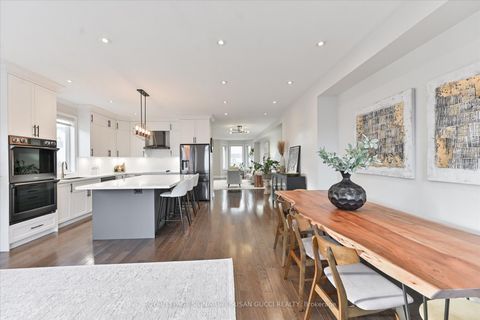 Photo 19 at 811 Cosburn Avenue, East York, Toronto