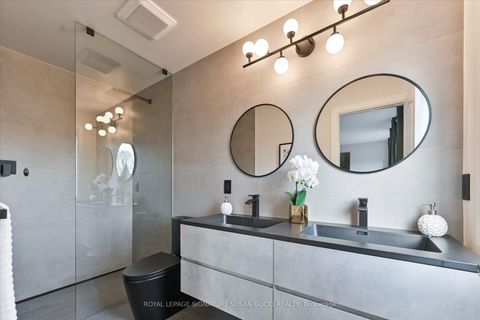 Photo 27 at 811 Cosburn Avenue, East York, Toronto