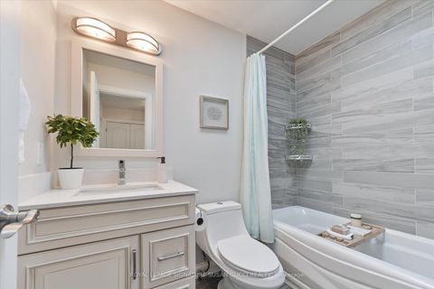 Photo 32 at 811 Cosburn Avenue, East York, Toronto