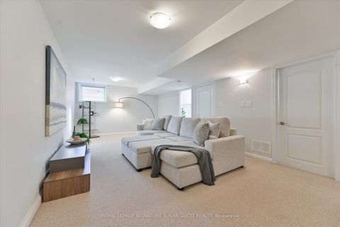 Photo 37 at 811 Cosburn Avenue, East York, Toronto