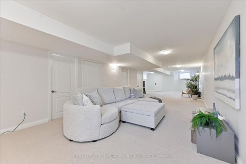 Photo 38 at 811 Cosburn Avenue, East York, Toronto