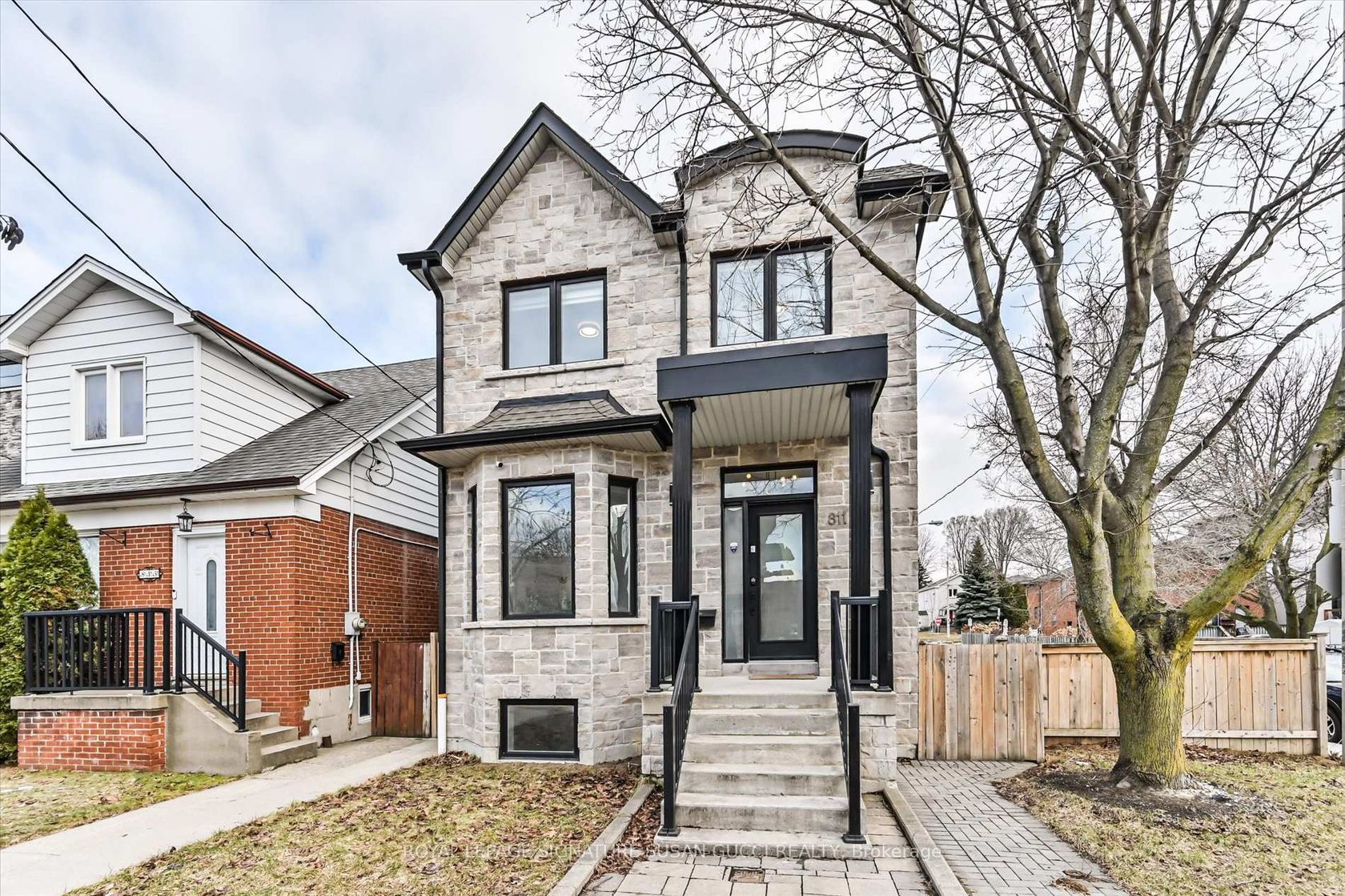 811 Cosburn Avenue, East York, Toronto 