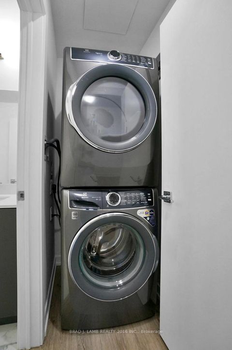 Photo 11 at 11 - 35 Birchcliff Avenue, Cliffside, Toronto