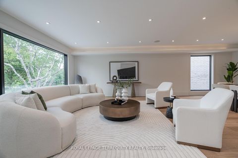 Photo 5 at 207 Newton Drive, Newtonbrook East, Toronto