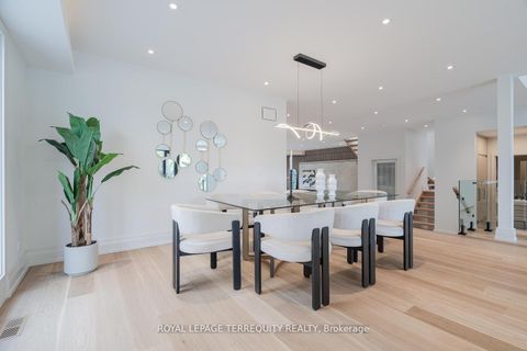 Photo 7 at 207 Newton Drive, Newtonbrook East, Toronto