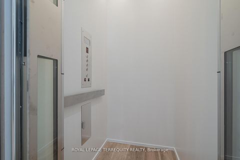 Photo 10 at 207 Newton Drive, Newtonbrook East, Toronto