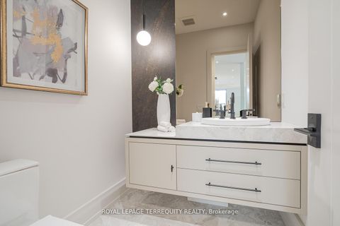 Photo 11 at 207 Newton Drive, Newtonbrook East, Toronto