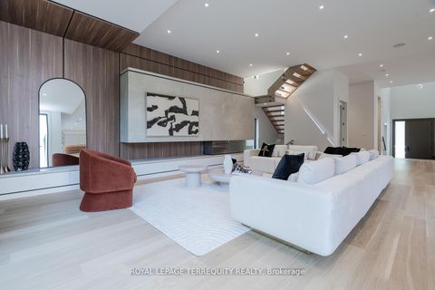 Photo 13 at 207 Newton Drive, Newtonbrook East, Toronto